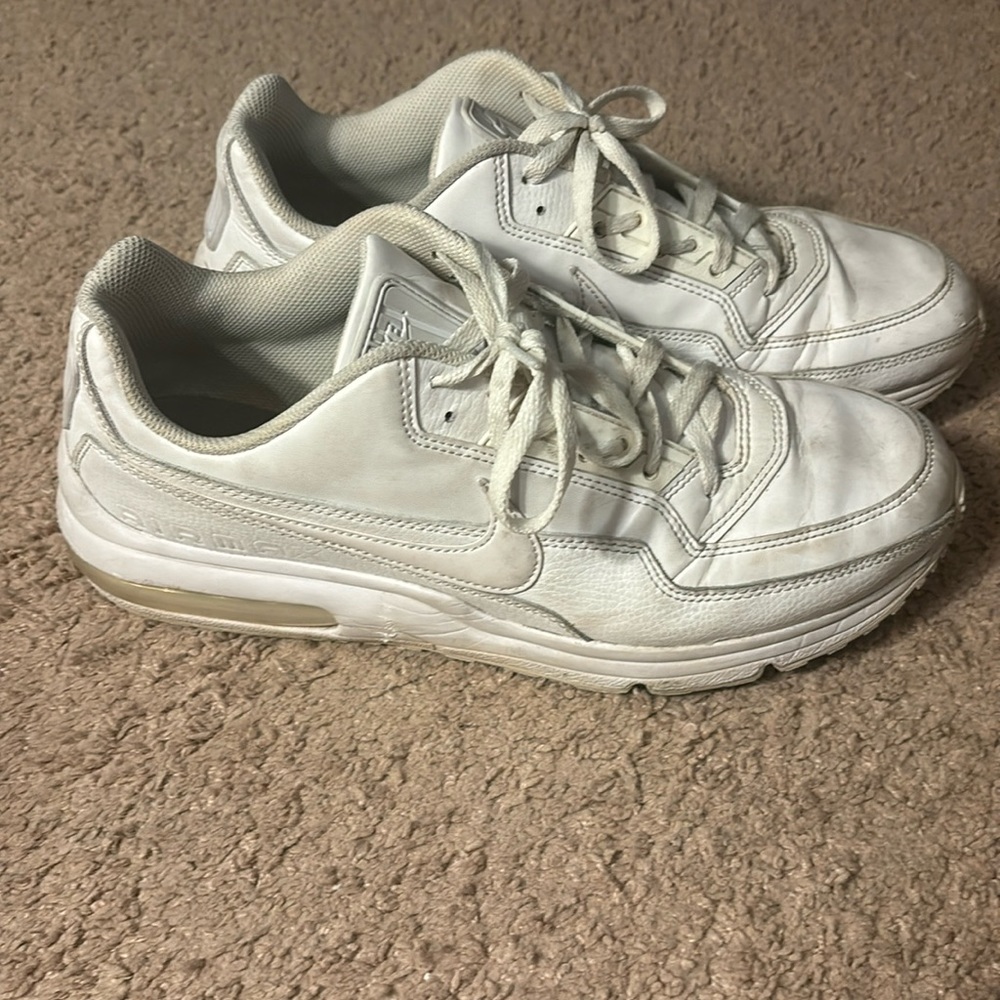 Size 11.5 men’s White Nike Air Max